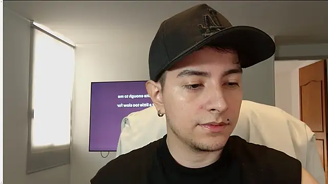 Jhoan saenz online show from 10-10-25, 04:52