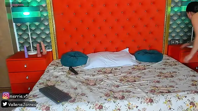 VallerieJones online show from 02-25-26, 12:00