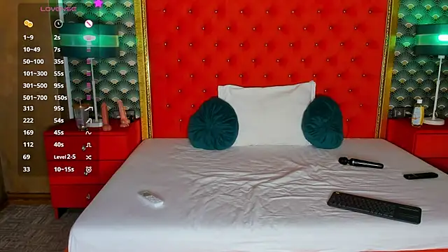 VallerieJones online show from 12-05-25, 02:04