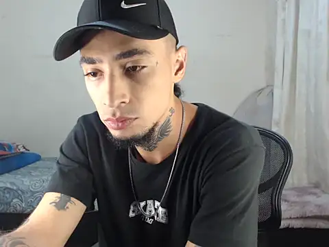 emiliano hottt online show from 03-08-25, 05:38