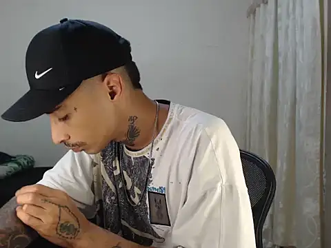 emiliano hottt online show from 10-27-25, 12:33