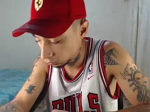 emiliano hottt online show from 12-04-25, 05:12