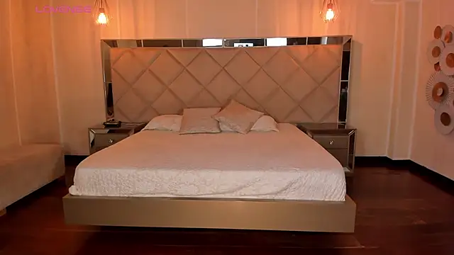 MaryLewis  online show from 04-11-26, 12:53