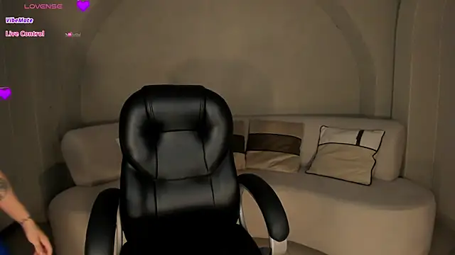 MaryLewis  online show from 06-30-26, 12:38