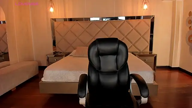 MaryLewis  online show from 04-10-26, 12:01