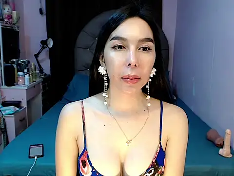 TSDESIREcindy29 online show from 10-06-25, 09:54