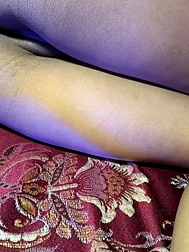 pariraj001 online show from 04-21-26, 06:47