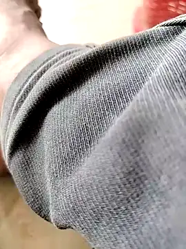 pariraj001 online show from 09-25-25, 04:29