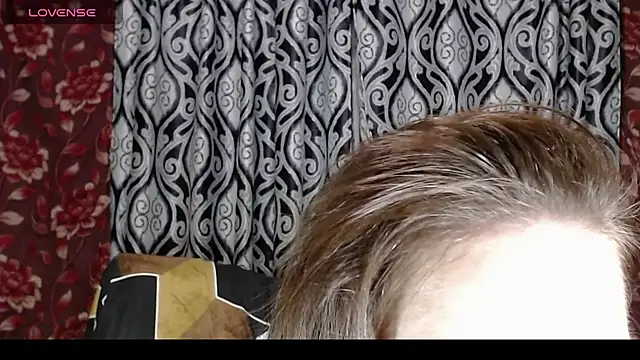 EmilyDoth online show from 11-10-25, 02:33