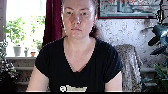 Snapshot of EmilyDoth chatting on 05-28-26, 06:54 EmilyDoth online show from 05-28-26, 06:54