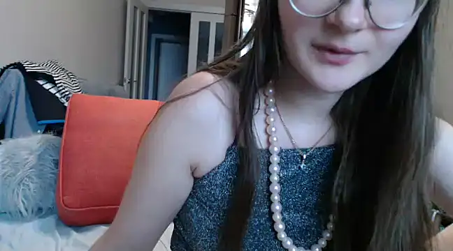 KiraGoldens online show from 02-14-25, 10:38