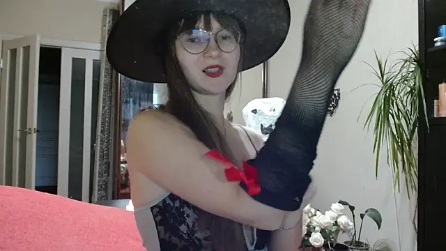 KiraGoldens online show from 10-30-25, 06:12