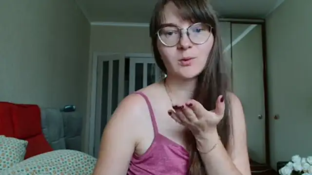 Snapshot of KiraGoldens chatting on 07-10-26, 06:35 KiraGoldens online show from 07-10-26, 06:35