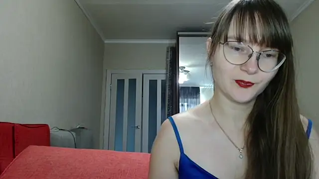 KiraGoldens online show from 10-21-25, 06:24