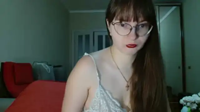 Snapshot of KiraGoldens chatting on 03-18-26, 05:43 KiraGoldens online show from 03-18-26, 05:43