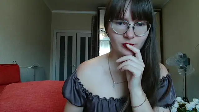 KiraGoldens online show from 10-12-25, 06:48