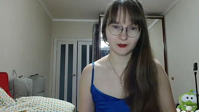 KiraGoldens online show from 11-12-25, 06:17