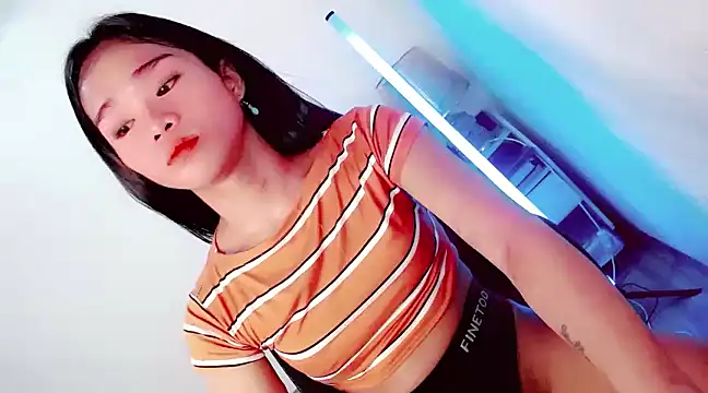 amomentoflust69 online show from 12-06-24, 05:36