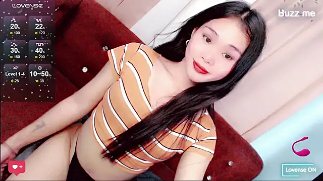 amomentoflust69 online show from 04-13-26, 11:47