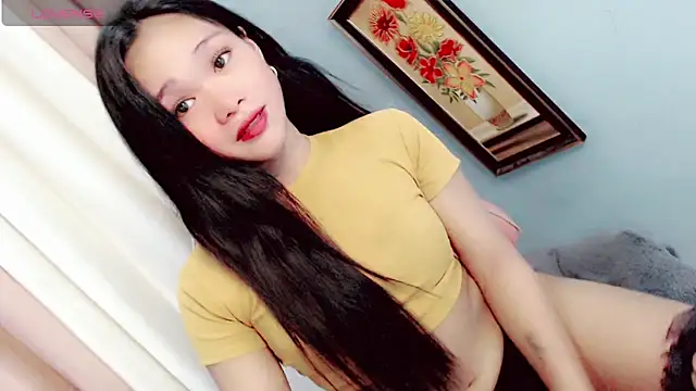 Snapshot of amomentoflust69 chatting on 05-28-26, 10:43 amomentoflust69 online show from 05-28-26, 10:43