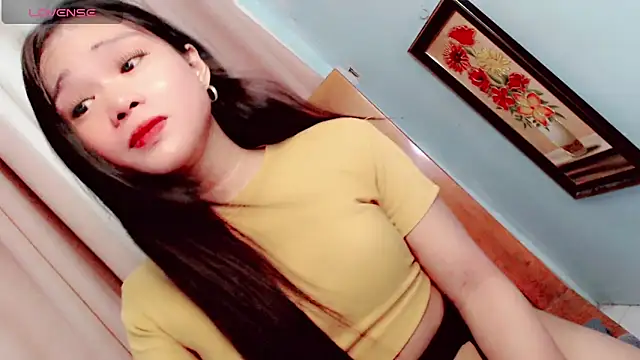 Snapshot of amomentoflust69 chatting on 06-20-26, 11:04 amomentoflust69 online show from 06-20-26, 11:04
