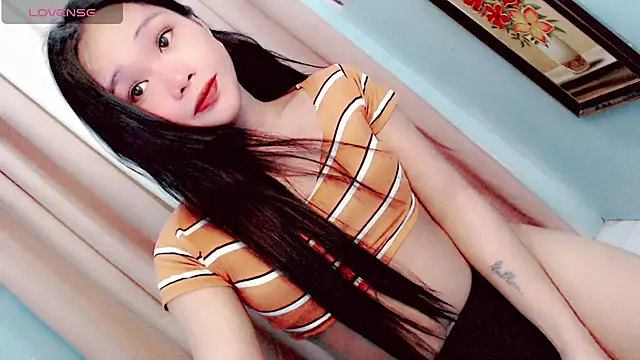 Snapshot of amomentoflust69 chatting on 06-17-26, 10:36 amomentoflust69 online show from 06-17-26, 10:36