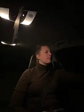 Girlnina-1995 online show from 12-20-25, 05:21