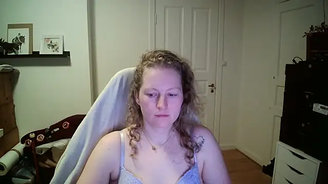 Girlnina-1995 online show from 02-23-26, 10:10