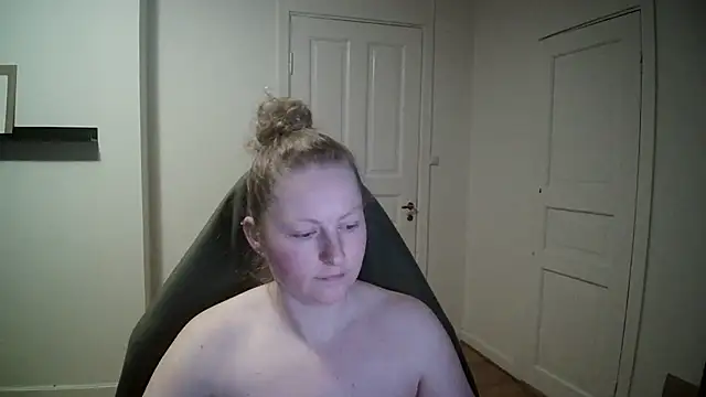 Girlnina-1995 online show from 02-26-25, 10:26