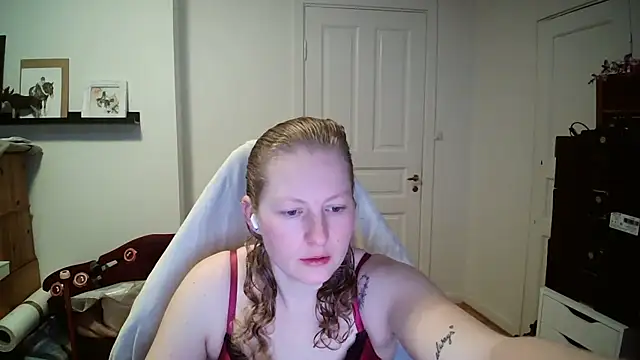 Girlnina-1995 online show from 02-18-26, 08:33