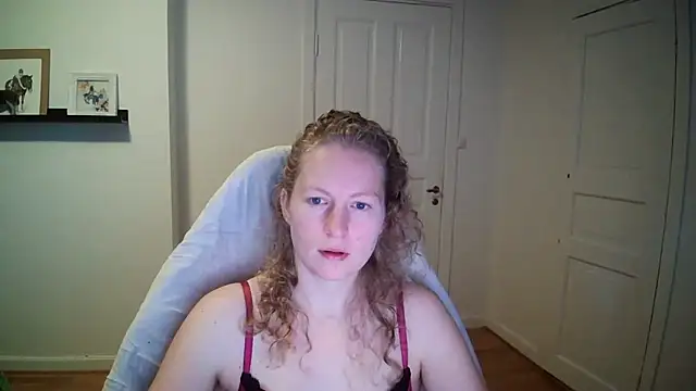 Girlnina-1995 online show from 10-15-25, 06:54