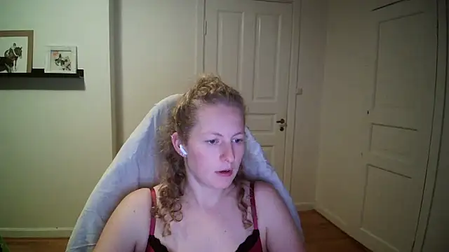 Girlnina-1995 online show from 10-15-25, 07:11