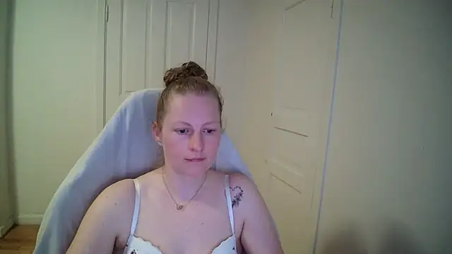 Girlnina-1995 online show from 04-01-26, 01:52