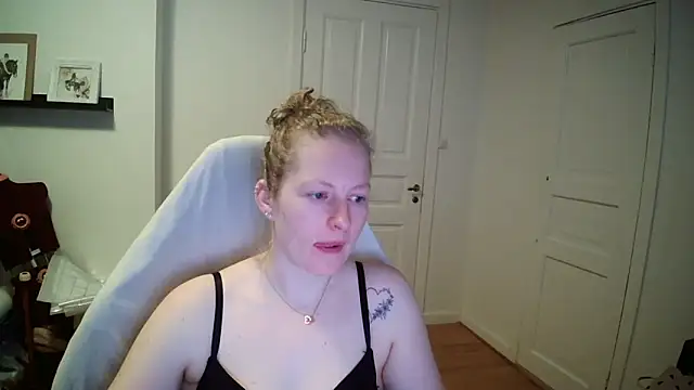 Girlnina-1995 online show from 03-20-26, 06:36