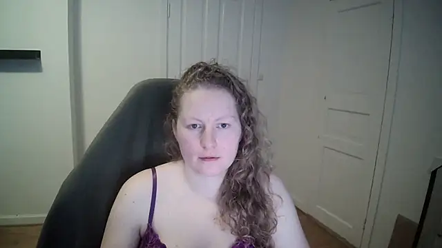 Girlnina-1995 online show from 02-20-25, 02:02
