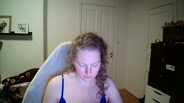 Girlnina-1995 online show from 02-10-26, 09:58