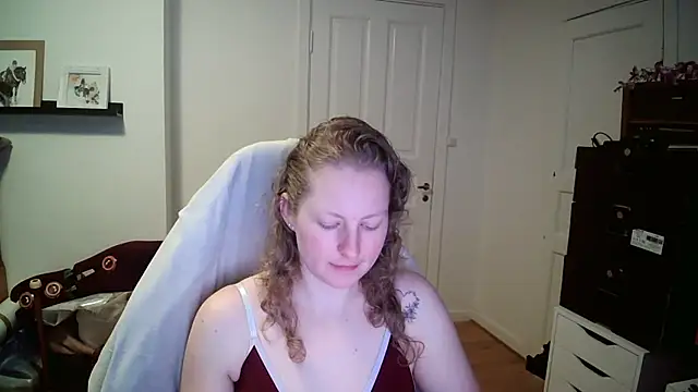 Girlnina-1995 online show from 02-12-26, 12:05