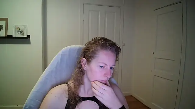 Girlnina-1995 online show from 11-05-25, 09:01