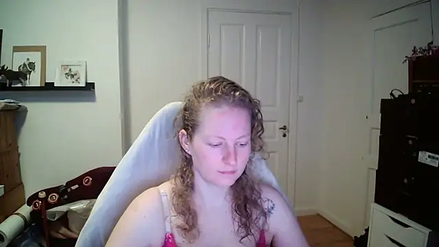 Girlnina-1995 online show from 02-16-26, 08:46