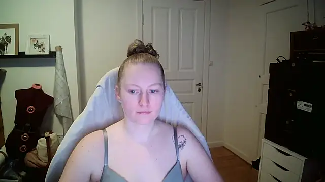 Girlnina-1995 online show from 01-07-26, 09:58