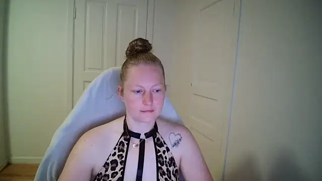 Girlnina-1995 online show from 05-19-26, 05:03