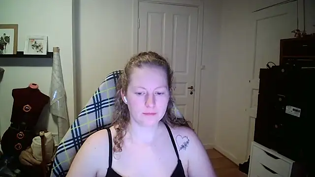 Girlnina-1995 online show from 01-12-26, 08:36