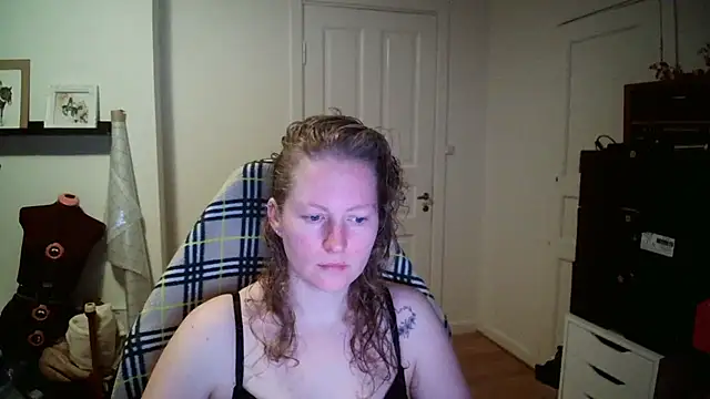 Girlnina-1995 online show from 01-19-26, 06:39