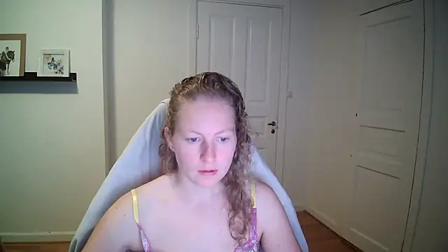 Girlnina-1995 online show from 09-29-25, 07:59