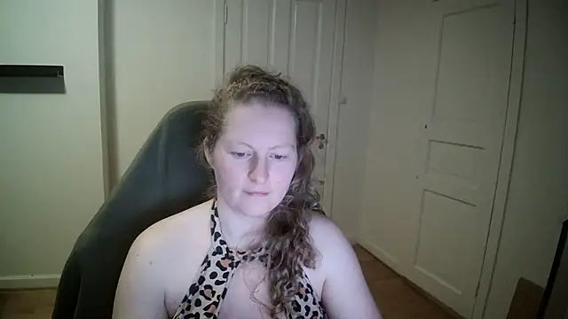 Girlnina-1995 online show from 02-12-25, 09:01