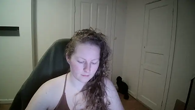 Girlnina-1995 online show from 02-19-25, 09:25