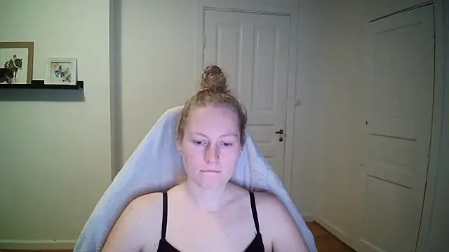 Girlnina-1995 online show from 10-21-25, 11:20