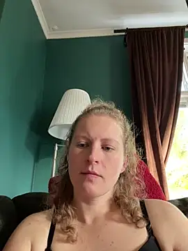Girlnina-1995 online show from 10-23-25, 01:32