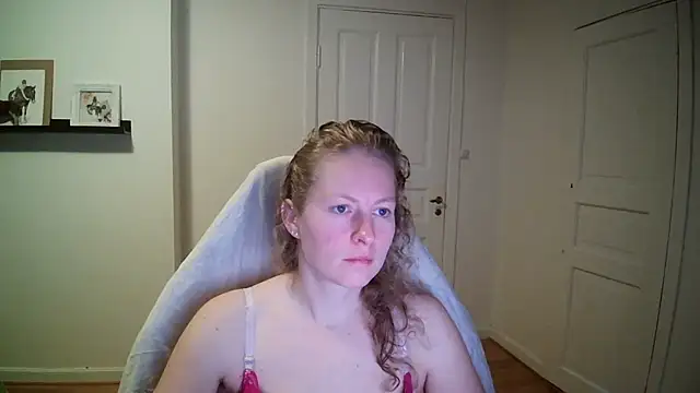 Girlnina-1995 online show from 10-20-25, 06:04