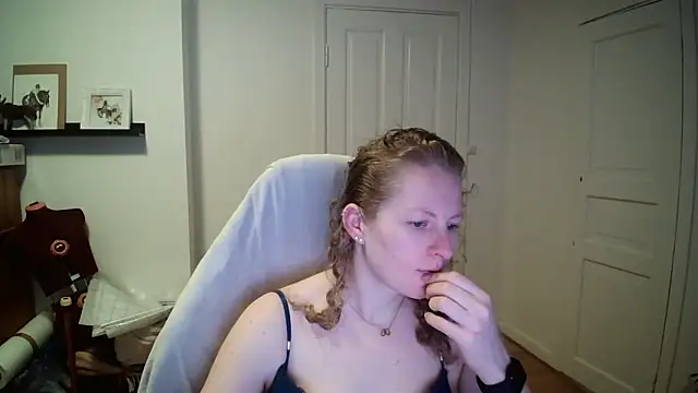 Girlnina-1995 online show from 03-04-26, 08:44